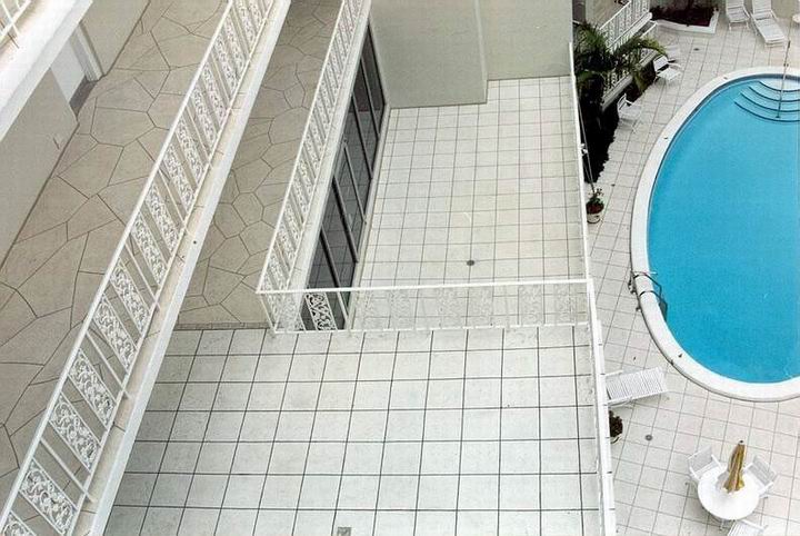 Condo7_f condo public space with decorative concrete overlay